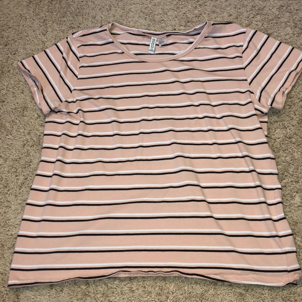 pink, black, white tee